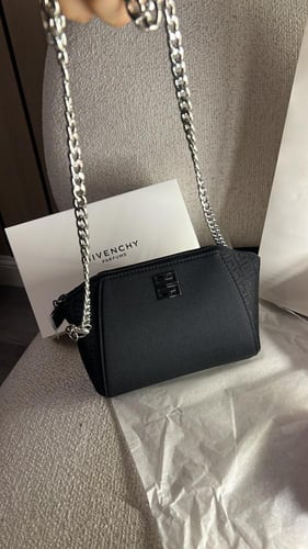 Givenchy bag الاصليه