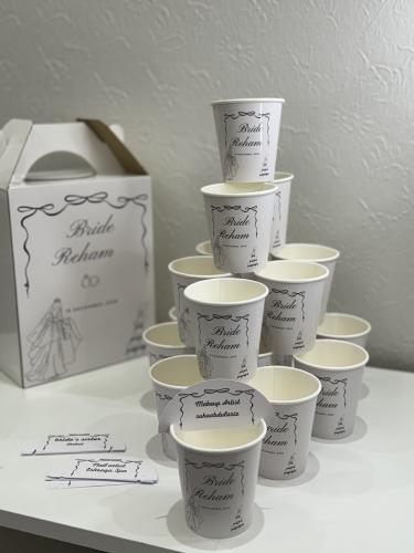 Coffee box with 12 cups for your beautiful occasions