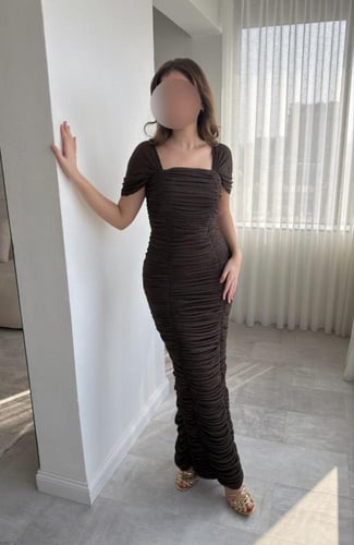 فستان طويل بكسرات انيقة