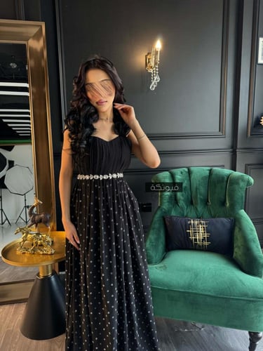 فستان :تل لمعه اسود