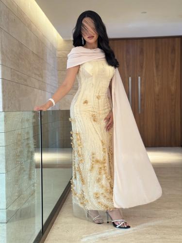 فستان: سهرة مورد مع شال شيفون