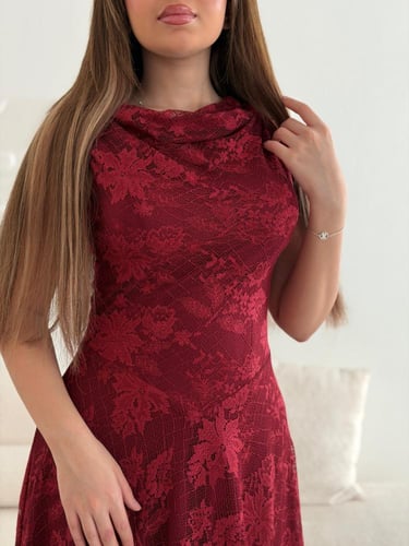 فستان عيد من الدانتيل