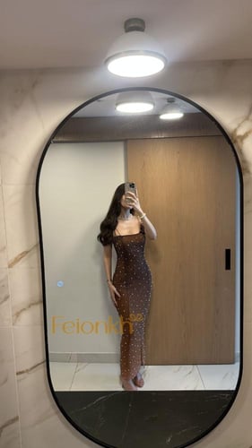 فستان: بني علاق مطرز لول