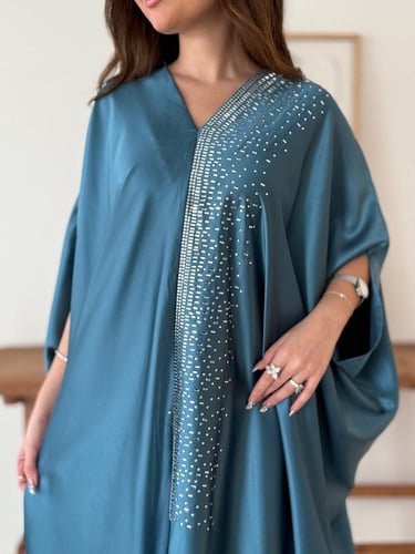 جلابية حرير بتفاصيل ترتر