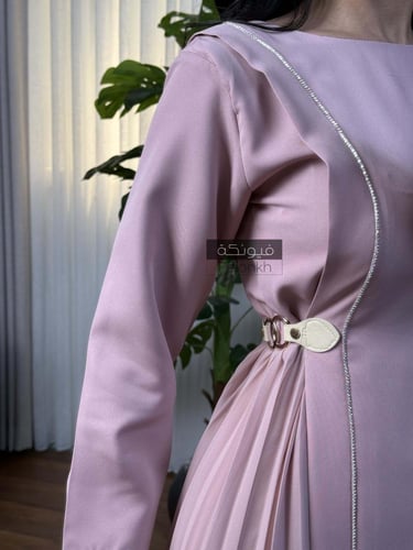 فستان : لحمي ميد