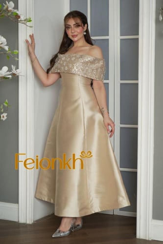 فستان: بيج مع تطريز يدوي