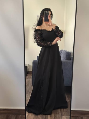 فستان: اسود ملكي اكمام دانتيل