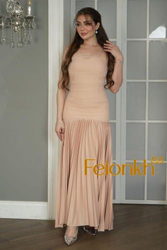 فستان: خربزي ناعم