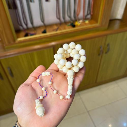 عاج طبيعي منقوش