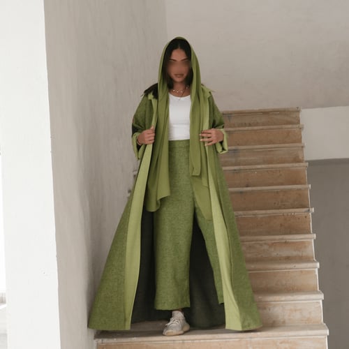 عباية شتوية مصممه من درجات اللون الاخضر