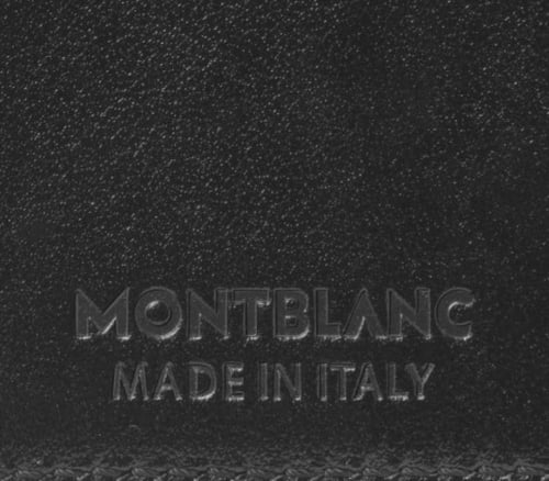 بتصميمها العملي والأنيق، تتميز هذه الحافظة الجلدية...