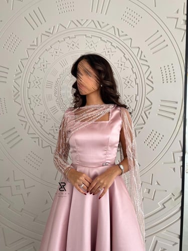 فستان وردي ميكادو بـ اكمام شك