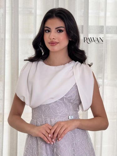 فستان رمادي مطرز