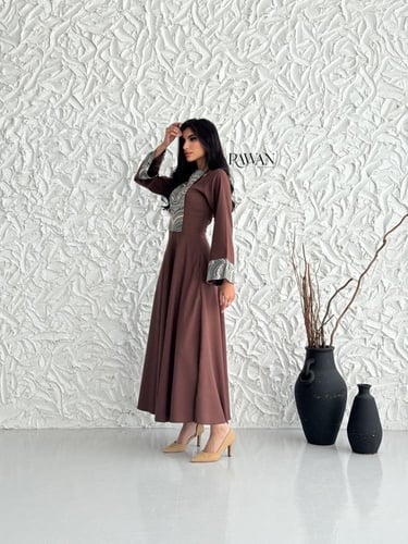 فستان بني بصدريه مميزه