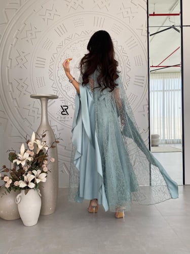 فستان تيفاني مطرز بقصه مميزه