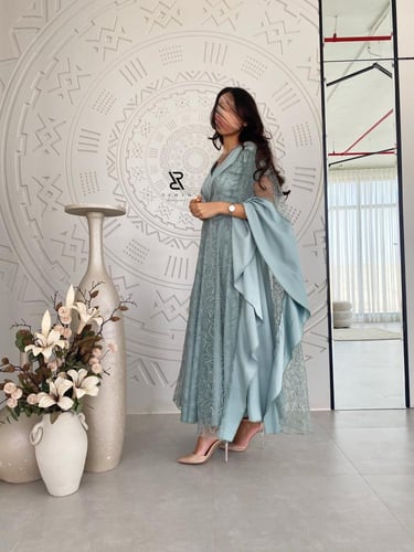 فستان تيفاني مطرز بقصه مميزه