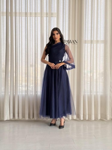 فستان كحلي مطرز