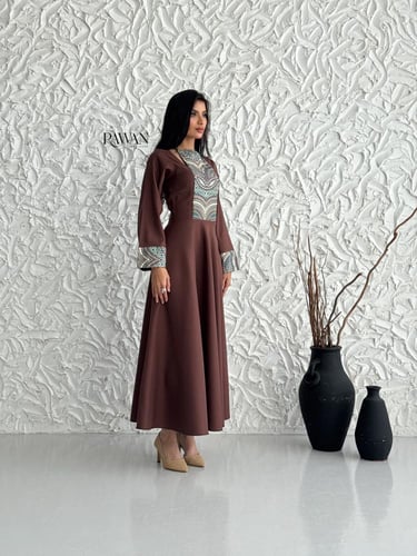 فستان بني بصدريه مميزه