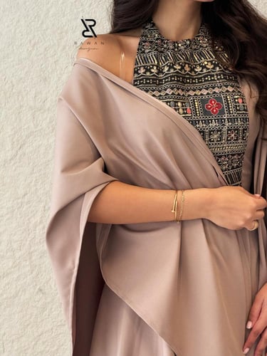 فستان قطعتين بتفاصيل مميزه