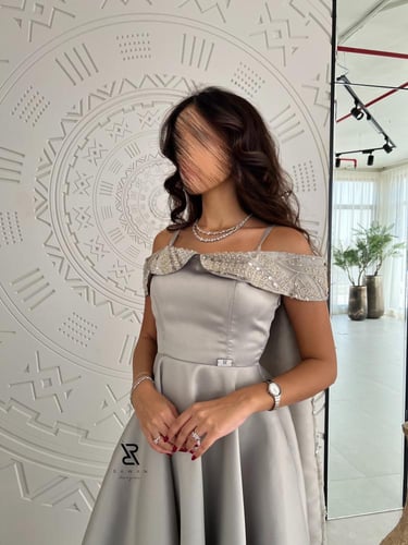 فستان تفاحي ميكادو بـ تفاصيل شك