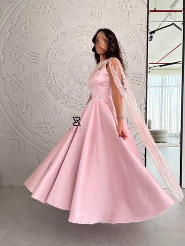 فستان وردي ميكادو بـ اكمام شك