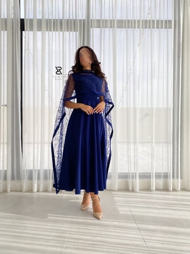 فستان كحلي مطرز