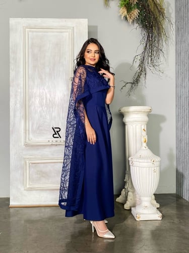 فستان كحلي مطرز