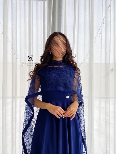 فستان كحلي مطرز