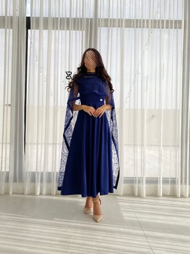 فستان كحلي مطرز