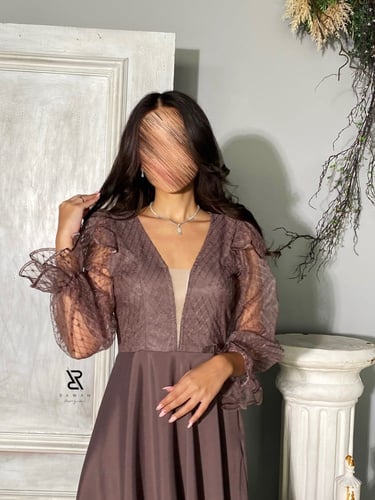 فستان انيق باكمام مطرزه