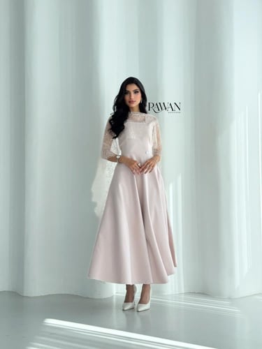 فستان دانتيل أنيق