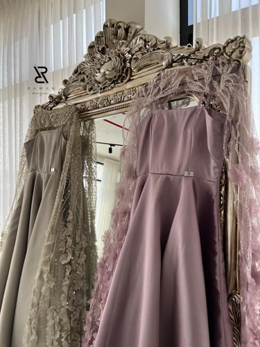 فستان موف بتفاصيل ورد مميز