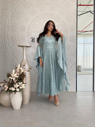 فستان تيفاني مطرز بقصه مميزه