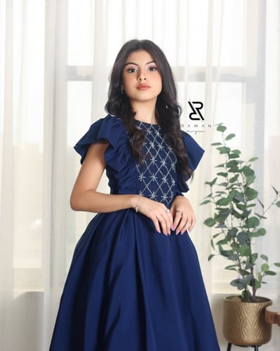 فستان كحلي شك بالصدريه