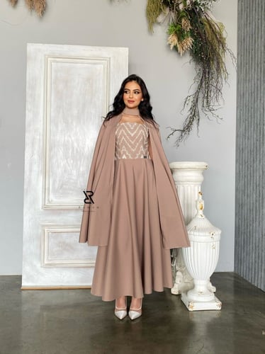 فستان بيج بـقصه اكمام مميزه