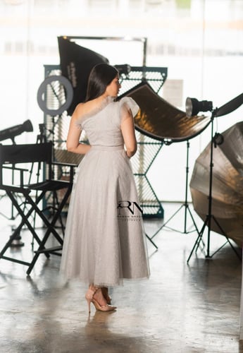 فستان فضي مطرز كامل