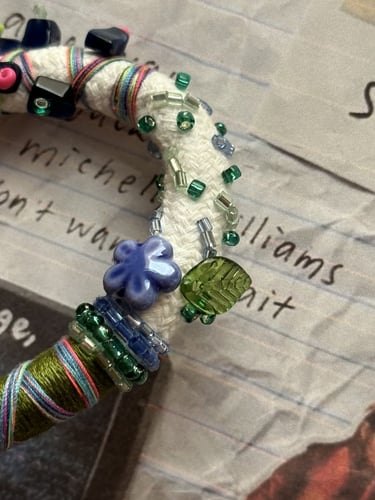 ميدالية مطرزة 15