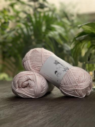 خيط مناسب لجميع مشاريع الكروشيه دمى ومشاريع الاطفا...