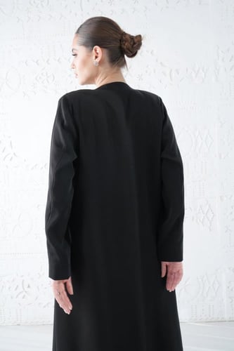 بليزر كريب اسود بقصات وتدخيلات #202