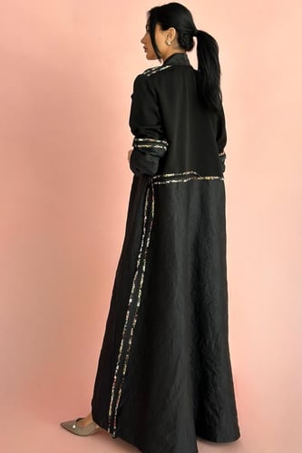 عبايه من التفته المجعده محدده بورد#907