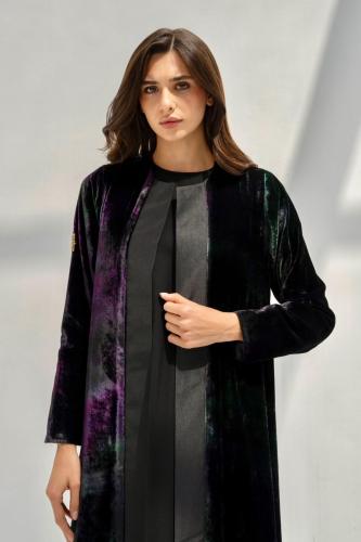 تسليم فوري - عبايه مخمل أسود كوري مموج بلون أخضر و...