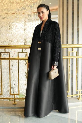 عباية مخمل مموج و تفتة - تسليم فوري #113