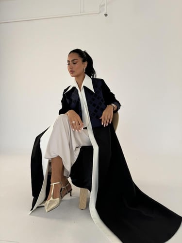 عباية تفته اسود و قص ليزر كحلي - تسليم فوري #809