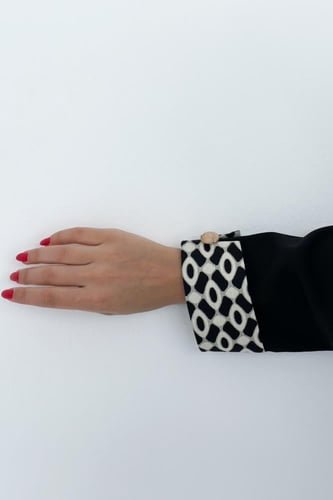 تسليم فوري - عبايه كريب ياباني وتفته ايطالي بازرار...