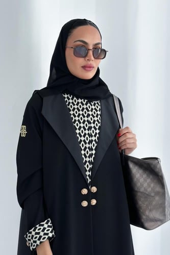 تسليم فوري - عبايه كريب ياباني وتفته ايطالي بازرار...