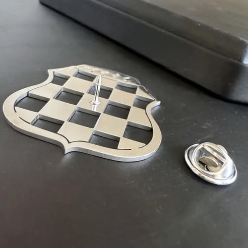 بروش معدني حسب الطلب (كبير)