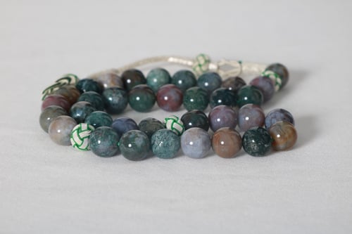 سبحة العقيق الملون