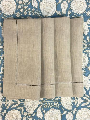 مناديل - لنين رمادي بيج