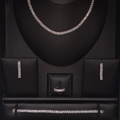 طقم كريستال ناعم وانيق فضي