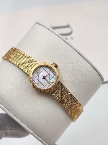 ساعة نسائي ديور هاي كوالتي مع الملحقات